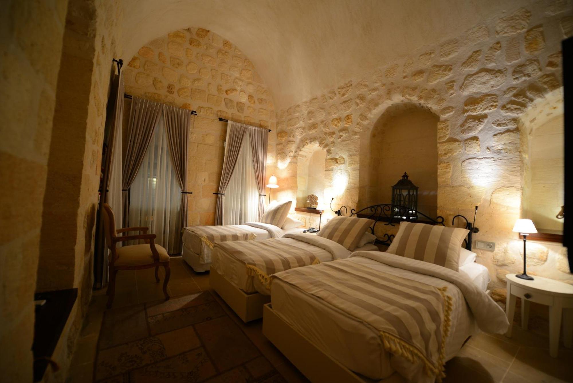 Shmayaa Hotel Midyat Bagian luar foto